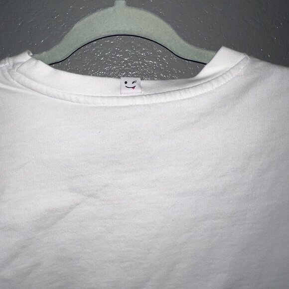Snap Inc. White Winking Face Emoji Crewneck Sweatshirt Size M P2P 21 L25 Sleeve - Picture 2 of 5